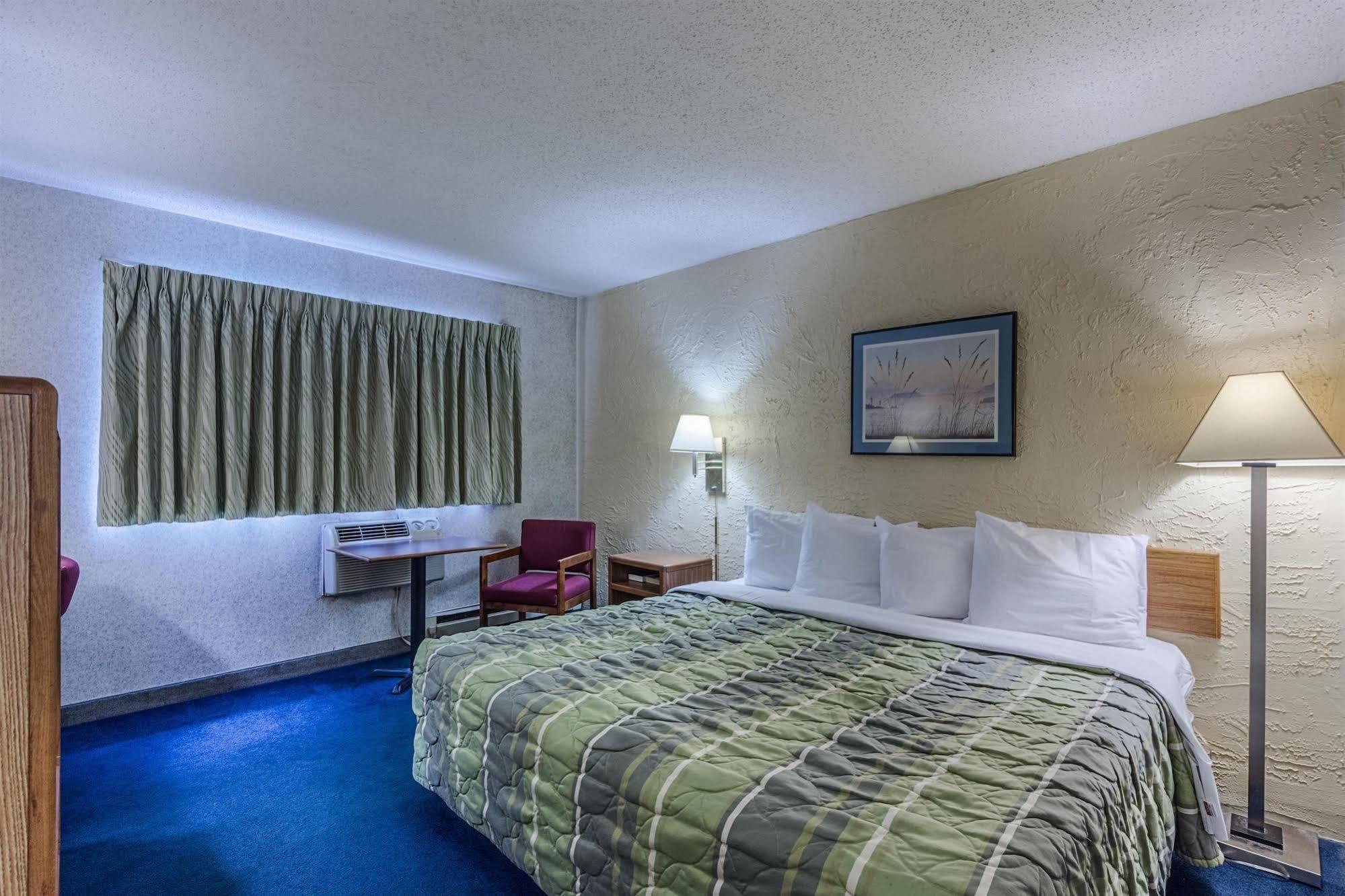 Rodeway Inn Cascade Exterior photo