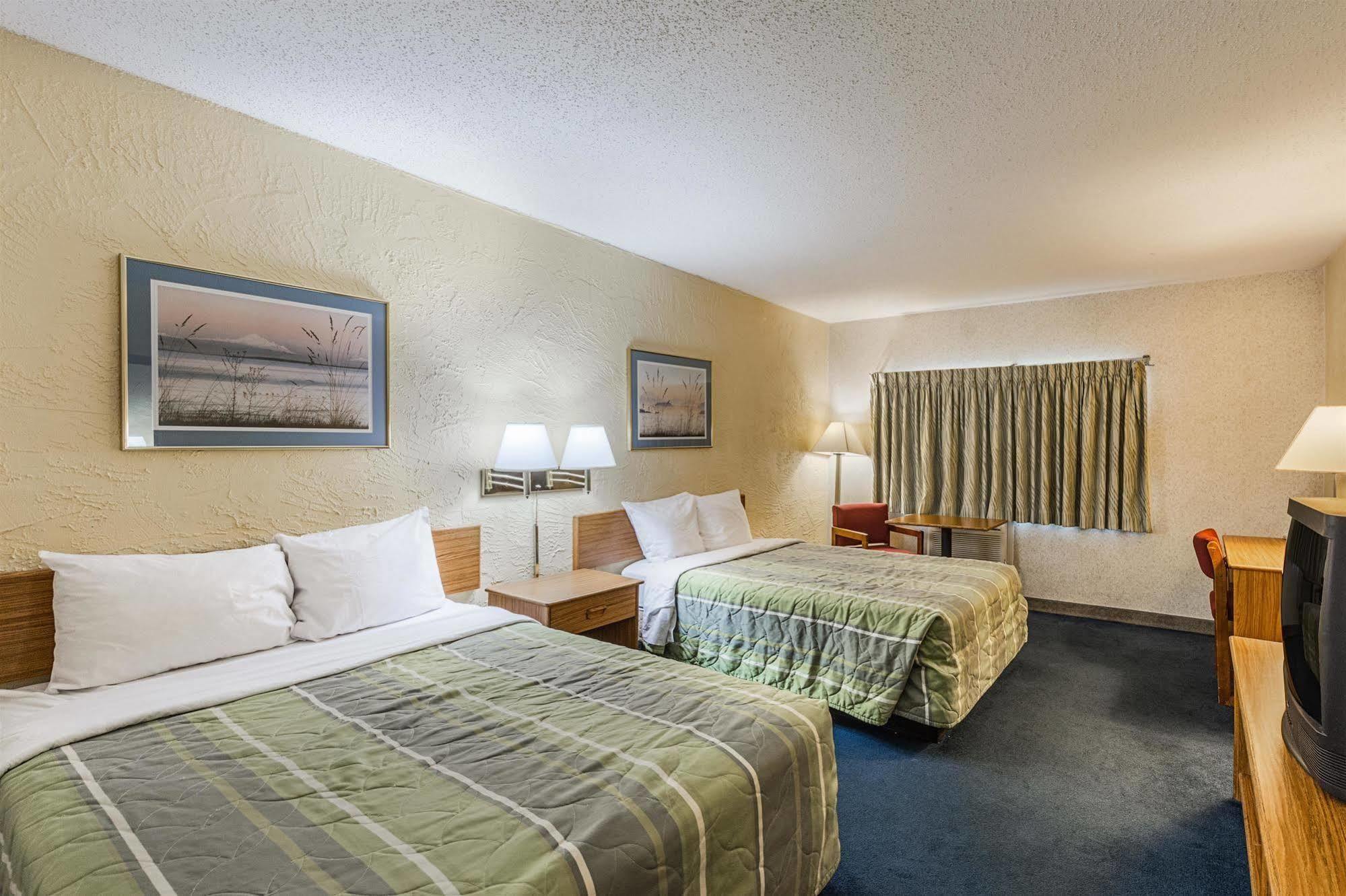 Rodeway Inn Cascade Exterior photo